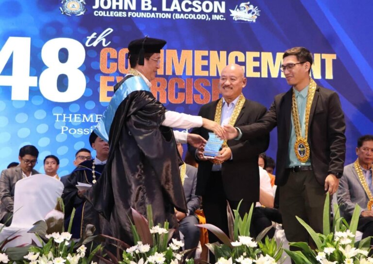 Bacolod - JBLFMU Graduation