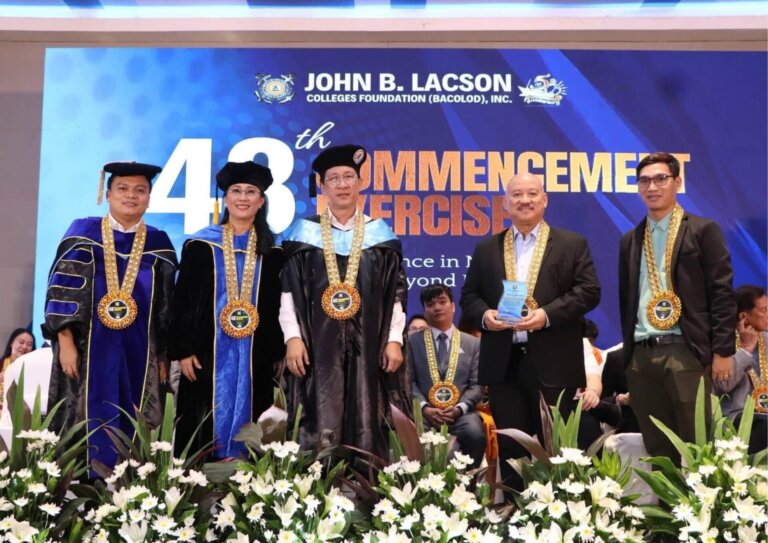 Bacolod - JBLFMU Graduation